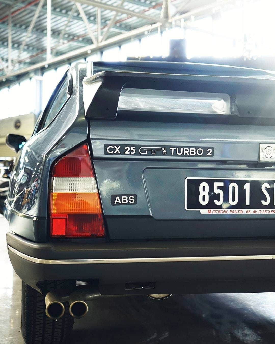 Citroënのインスタグラム：「Citroën CX GTI TURBO 2, in Citroën’s Conservatoire, ready to go! ⚡️💨 #OnceUponACar #ClassicCar #Citroën #LeConservatoire #OldButGold #InstaCar #CarsOfInstagram #Picoftheday #carlifestyle #vintagecar #carswithoutlimits #cars4life #Comfort #CitroenAdvancedComfort」