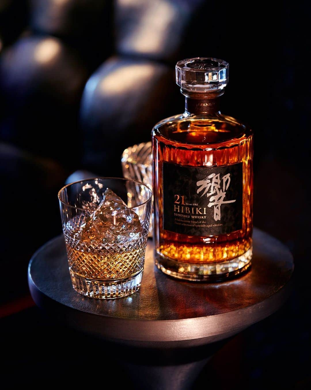 響 | SUNTORY WHISKY HIBIKIさんのインスタグラム写真 - (響 | SUNTORY WHISKY HIBIKIInstagram)「. HIBIKI TIME オンザロックで味わう、「響21年」の甘美な香味。 しっかりと熟した果実の香りと、ふくよかで心地よい余韻が重なります。  Savor the sweet aroma of a glass of HIBIKI 21 Years Old on the rocks. It is a combination of a fully-ripened fruity fragrance and a pleasingly rich aftertaste.  #hibiki #響 #二十四節気 #24seasons #立夏 #rikka #初夏 #earlysummer #夏 #summer」5月9日 18時03分 - suntorywhisky_hibiki