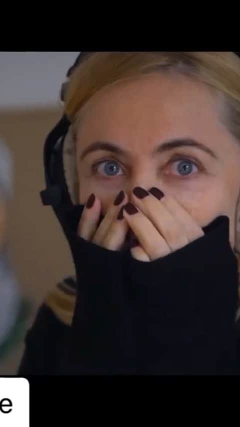 エマニュエル・ベアールのインスタグラム：「Extrait du documentaire que nous réalisons sur notre père ...album tribute qui sortira le 12/06 ( petit retard du à l’arrêt de tout !!) ... the album « de Beart à Beart » will be released on 12/06/2020  with wonderful artists .... looking for a lost father 🙏🏻☀️ Bon Week end à tous  Have a great Week end !!! 💛」