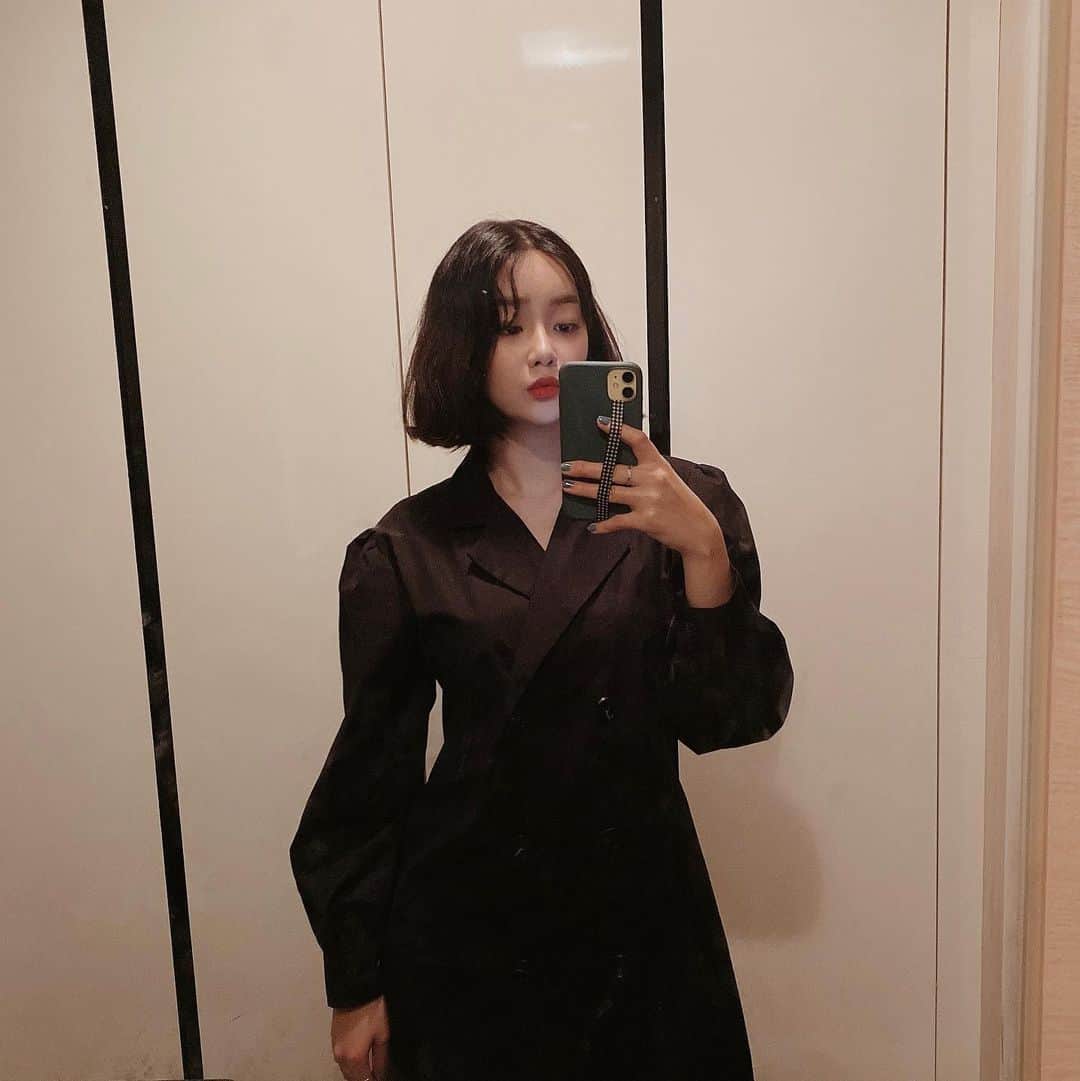 ユナのインスタグラム：「_🦋☔️」