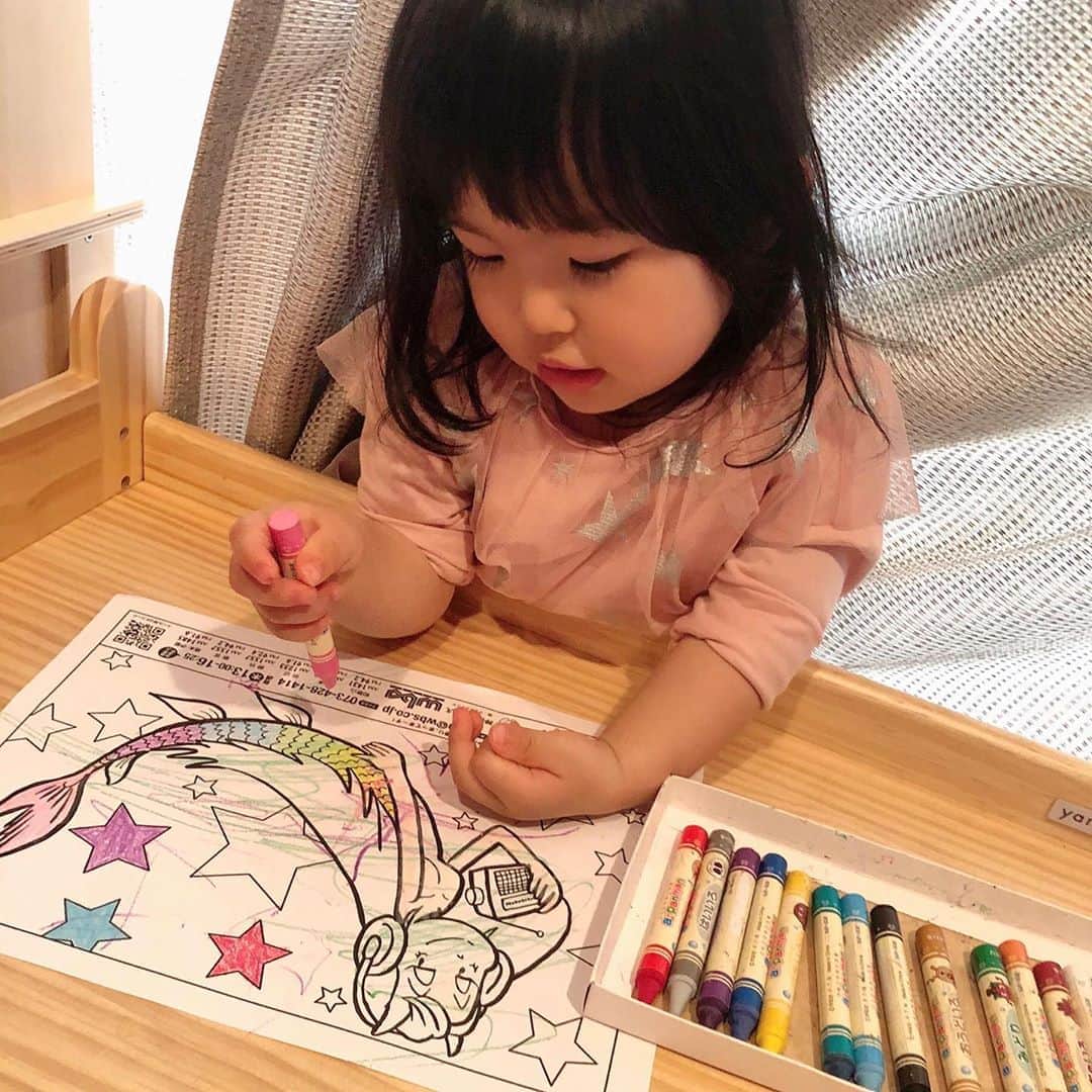 のインスタグラム：「* 最近のおうち時間はぬりえを楽しんでいます💕💕今週は和歌山放送『マエオカテツヤの全開！木曜日』でてっちゃんが紹介し、描いた神社姫のぬりえをしました🧜‍♀️ コレラの流行を予言したと言われている神社姫。「病が流行したら私の姿を写して人々に見せれば、その難を免れることができる」と告げて去ったとされているそうです。ぬりえは番組ブログからダウンロードすることができます！（http://tsunagaru.sblo.jp/archives/20200430-1.html） . #マエオカテツヤの全開木曜日 #マエオカテツヤ さん #てっちゃん #和歌山放送 #和歌山 #妖怪 #神社姫 #疫病退散 #radio #ラジオ #アナウンサー #ママ時々アナウンサー #ママウンサー #ぬりえ #おうち時間 #ステイホーム #stayhome #stayathome」