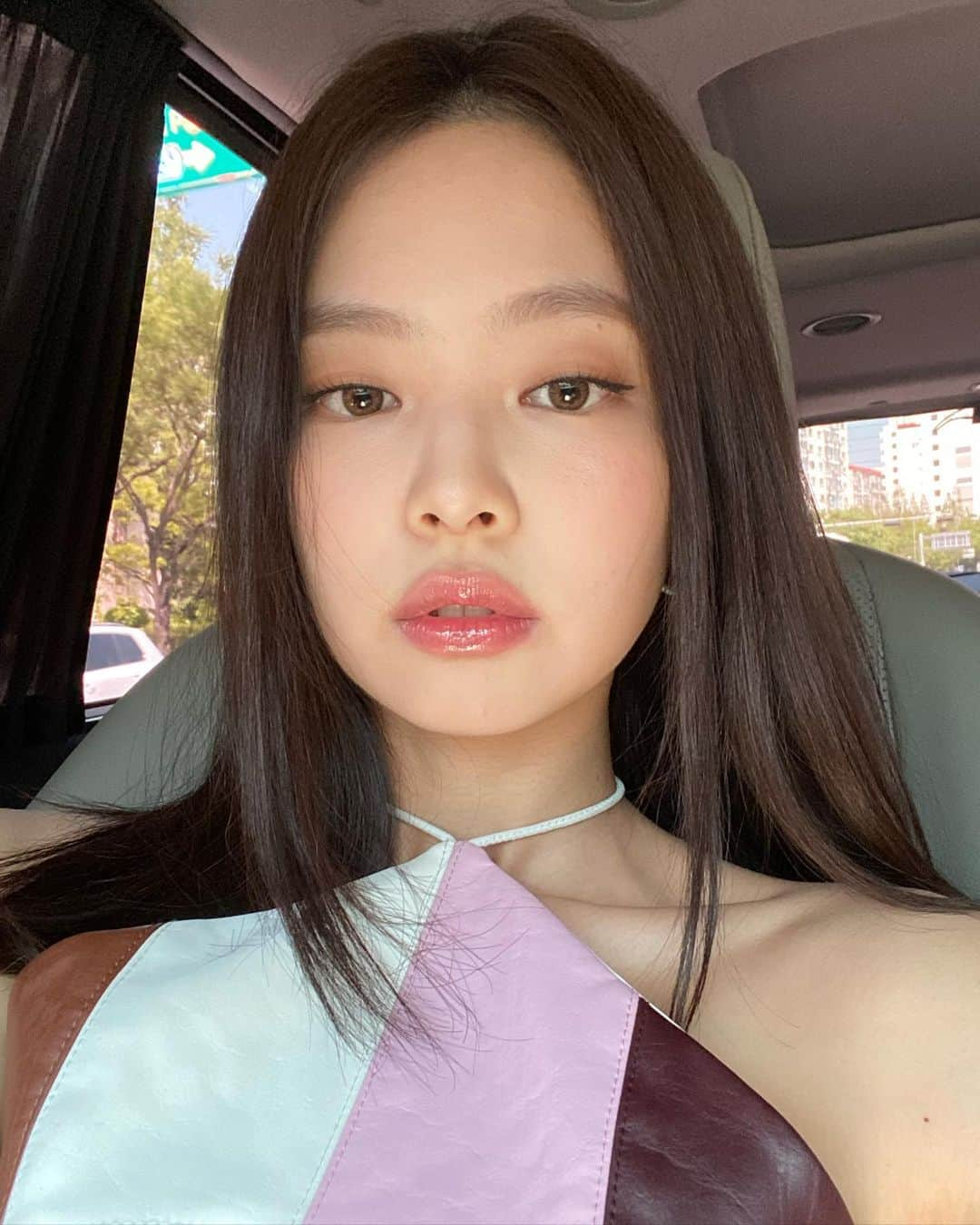 ジェニーさんのインスタグラム写真 - (ジェニーInstagram)「Miss my blinks very much. Hope everybody's being safe and happy🙂」5月9日 19時26分 - jennierubyjane