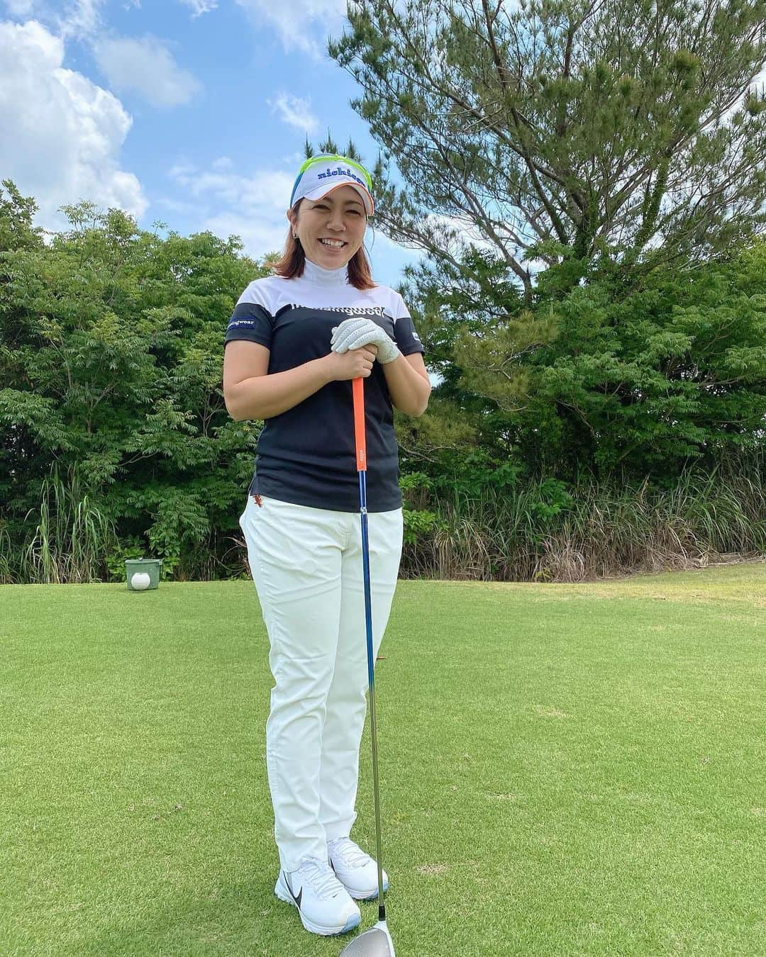 宮里美香さんのインスタグラム写真 - (宮里美香Instagram)「*** 今年のウェアを着てのラウンド⛳️ シンプルでカッコいいデザインです！ 早く試合で着たいなぁー！ いつも素敵なウェアをありがとうございます😊@munsingwear_jp . . ①ドライバーショット ②コントロールショット(8番アイアン) . . #golf #practice  #munsingwear  #スイング動画 #ドライバーショット  #コントロールショット  #マンシングウェア」5月9日 19時49分 - mikamiyazato_official