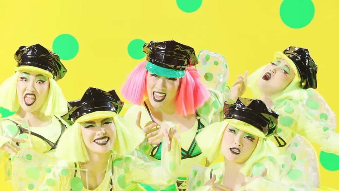 東京ゲゲゲイさんのインスタグラム写真 - (東京ゲゲゲイInstagram)「▼ゲゲゲイスタッフよりお知らせ▽  フルバーションの「日本アゲゲイ」MVをゲゲゲイYouTubeにて公開しました！ハイライトのMVよりスワイプして、チェックお願いします。  #東京ゲゲゲイ #日本アゲゲイ #ミュージックビデオ」5月9日 20時14分 - tokyogegegayinsta