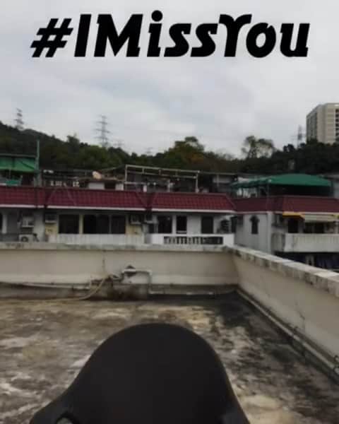 デスモンド・タンのインスタグラム：「#IMissYou I really do! Just a little fun video to say hello :) 真的想你们!  Got a call from my bro @germancheung last week to create this 'fight sequence' while practicing good social distance (cities apart to be exact). I miss acting, of cos I said YES!  P.S. @germancheung was the first HK stuntman I've ever met back in my Star Search days. An established action movie star now! Proud of him!」