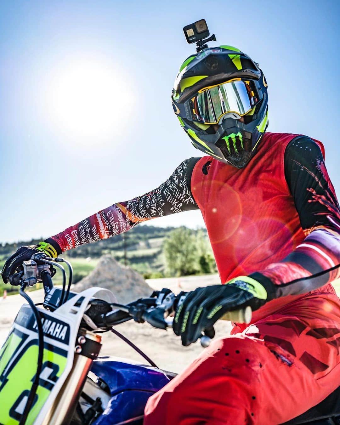 バレンティーノ・ロッシのインスタグラム：「Back on bikes step2:MX! 📸 @camilss」