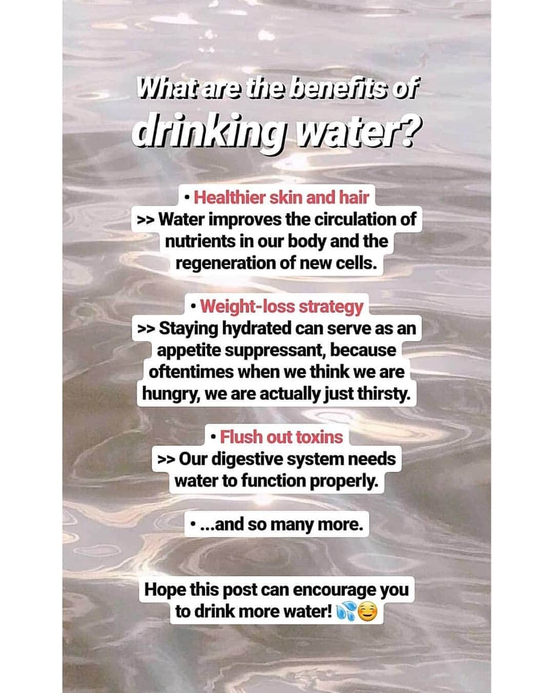 エリッサ・ヤマダさんのインスタグラム写真 - (エリッサ・ヤマダInstagram)「Hydrate, hydrate, hydrate. 💦 #HomeELone _ Other than the benefits I've mentioned on the 2nd slide, hydration can also prevent Water Retention which is one of the culprits behind Bloating, and can make your weight fluctuate by as much as 2 to 4 pounds overnight (water weight). . Aku sendiri pernah ngalamin unexplained weight gain over a short period of time (I gained 3kgs in 5 days despite my diet being the same). Waktu itu udah sempet panik karena pas google malah muncul kemungkinan yang aneh2. Luckily, my health-nut brother told me that it could be as simple as #WaterRetention or #FluidRetention in consequence of Dehydration, and he advised me to drink 4.5L of water a day and urinate often for 3 days straight if I wanted to get rid of it asap (actually the balance will be restored anyway, but it will be much faster by doing that). Then voila, I lost 2kgs in 3 days ✌ (now I just drink 3L a day)  Kok lagi ada water weight malah harus minum banyak? Jadi penjelasan ilmiah nya gini 🤓: "It may seem counterintuitive, but your body also tends to store water when you’re dehydrated: If you’re not drinking enough (apalagi kalau banyak mengkonsumsi alkohol dan/atau makanan asin), your salt/water ratio becomes unbalanced and your body will hang on to any extra fluids until the balance is restored." —webmd.com  One last thing (especially for women): drinking lots of water is one of the key strategies for preventing UTI (Urinary Tract Infection) atau infeksi pada saluran kencing/kemih (anyang-anyangan)! So, stay hydrated and urinate often! :) . Tips: Get yourself a bottle that can help you stick to this habit. For me, I prefer the ones with flip-top type of cap because it's more efficient than the screw ones, and it has to be big enough so I won't have to refill it too often (see 3rd slide for reference). . #dirumahaja #quarantinelife」4月15日 20時51分 - elleyamada