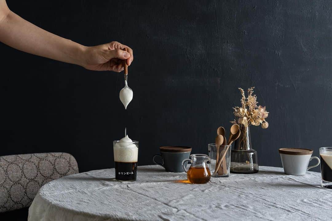 cafe_no_maのインスタグラム：「Home-made coffee jelly . 深煎り豆をいつもより濃い目に抽出して作る自家製コーヒーゼリー。昔懐かしいレトロなビールグラスで。」