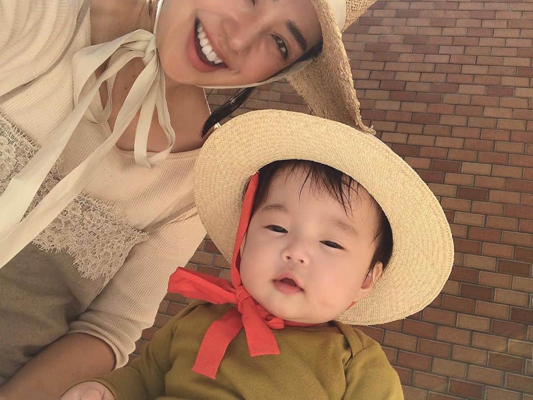 濱中鮎子のインスタグラム：「太陽の下で少しの時間、自由に楽しみました。  #stayhome #バルコニー今こそ活用  #お嬢とかぁさん」