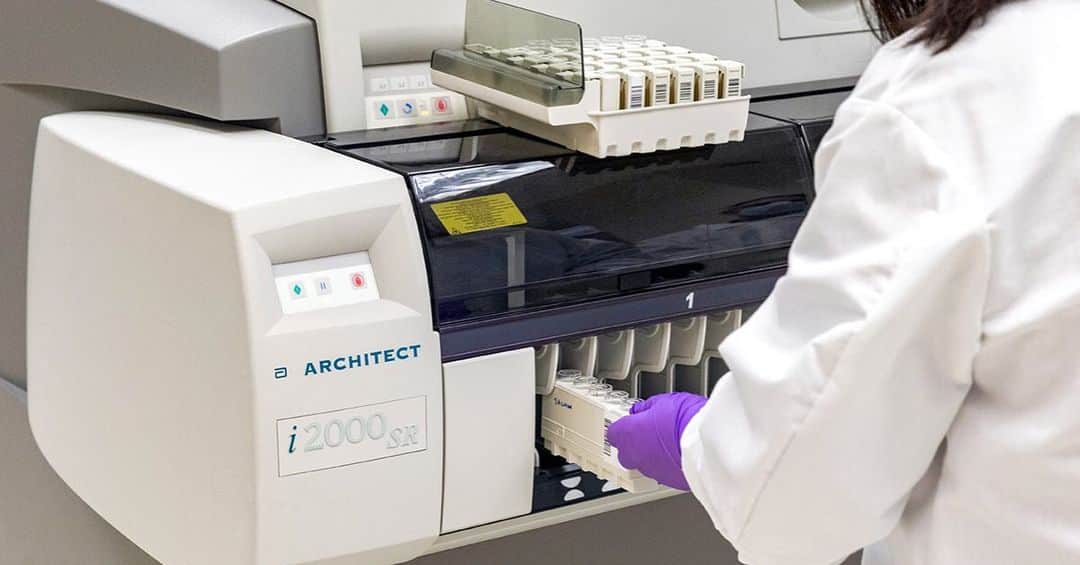 アボットジャパンさんのインスタグラム写真 - (アボットジャパンInstagram)「BREAKING: We’re launching a COVID-19 antibody test that can help determine if a person has been previously infected. We’ll supply 4 million tests in April, ramping up capacity to 20 million in the U.S. per month in June and beyond. Learn more at link in bio. #covid_19 #coronavirus #covid #corona #diagnostics #abbott」4月15日 22時25分 - abbottglobal