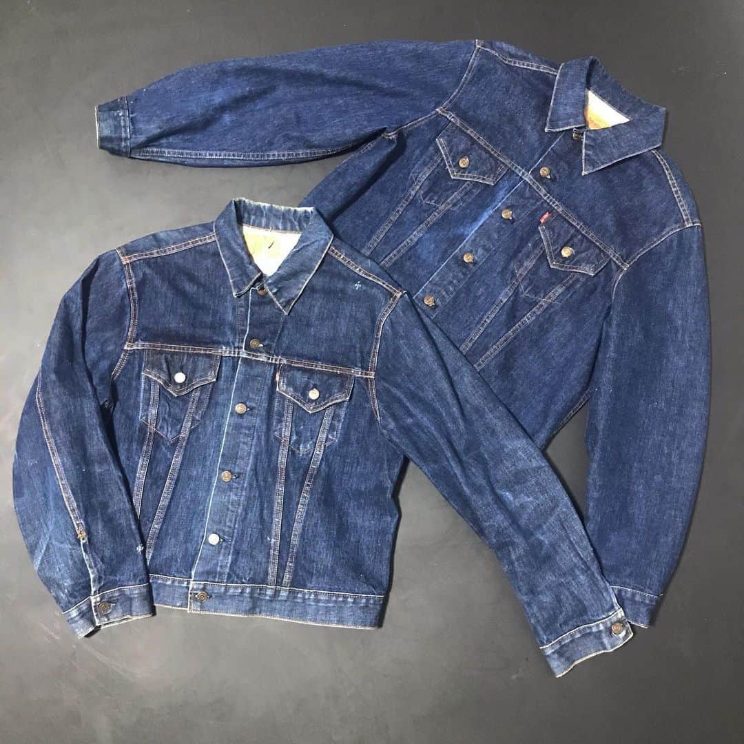 宇野薫のインスタグラム：「UNOVIN  前回ワンスターのライダースに続き Levi's 70505 サイズ50です 大きいですが着た時のシルエットはいいです。 ちなみ左側はBIGEです。  #levis #levis70505 #levis70505bige #unovin #ただの古着好きです  #だから古着はやめられない #古着 #古着コーデ #宇野薫」