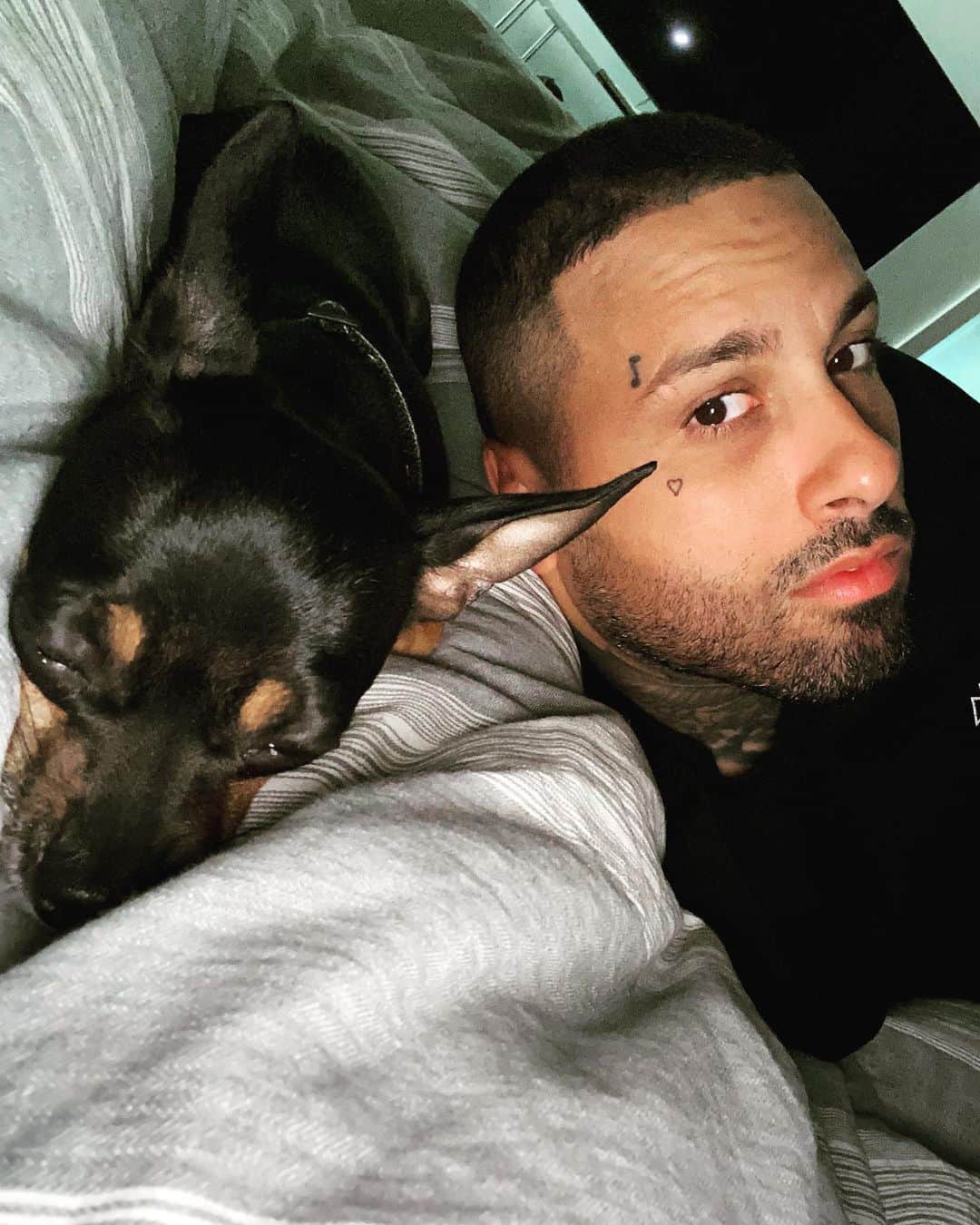 NICKY JAMさんのインスタグラム写真 - (NICKY JAMInstagram)「👻」4月15日 22時51分 - nickyjam