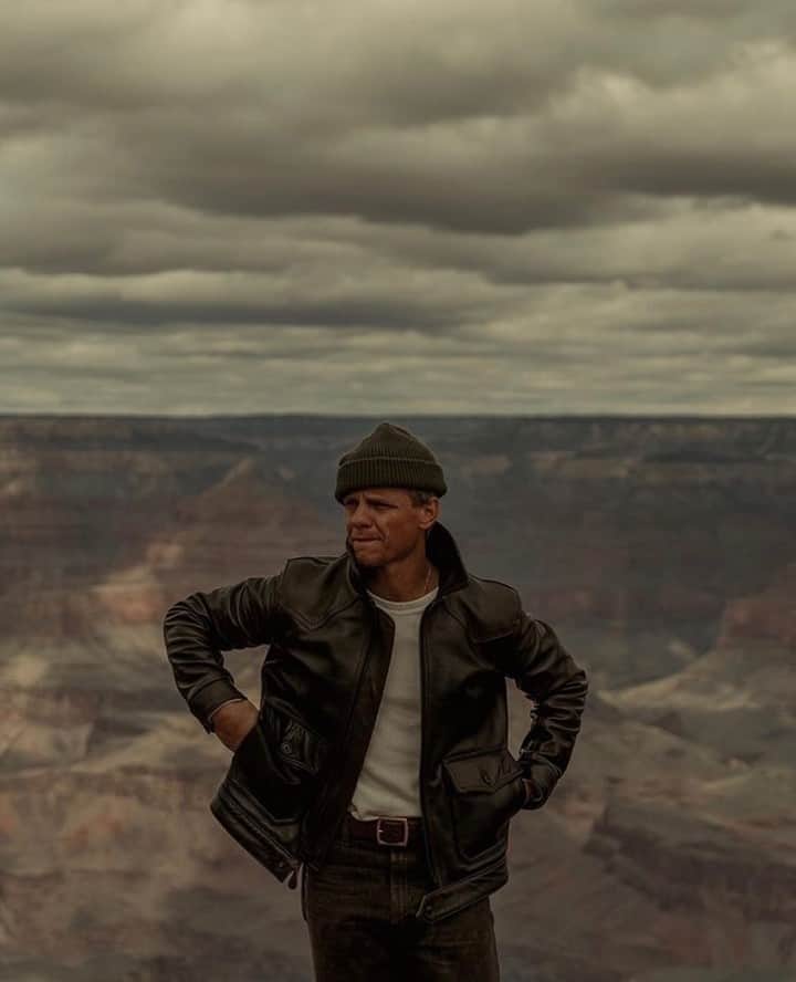 のインスタグラム：「Take to the sky.⁠ ⁠ The Taos Jacket. ⁠ @krammerstoudt x @cockpitusa⁠ ⁠ Worn by @_benchristensen⁠ ⁠ DM for details. ⁠ ⁠ #onlytheessentials #leatherjacket #bomber #keepyourdistance」