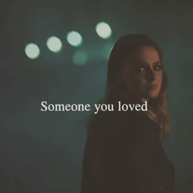 senasena.33のインスタグラム：「#someoneyouloved #lewiscapaldi」