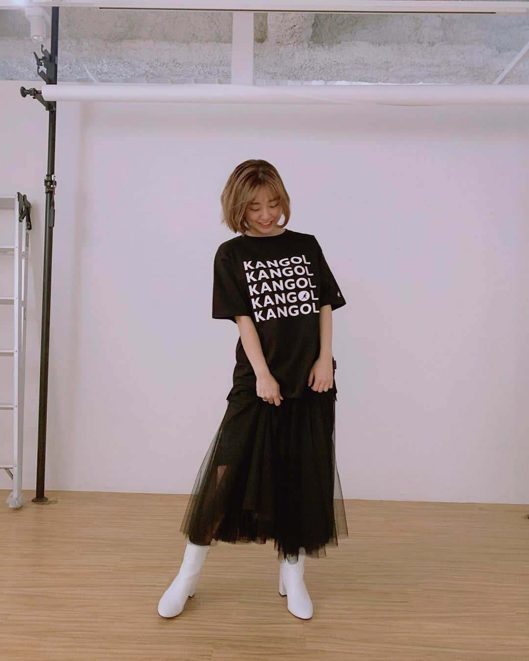 本橋優華のインスタグラム：「KANGOL🦘 またまた人気のようです。 懐。  #KANGOL#tshirt#black#ootd#tulleskirt#whiteboots#ss#tokyo」