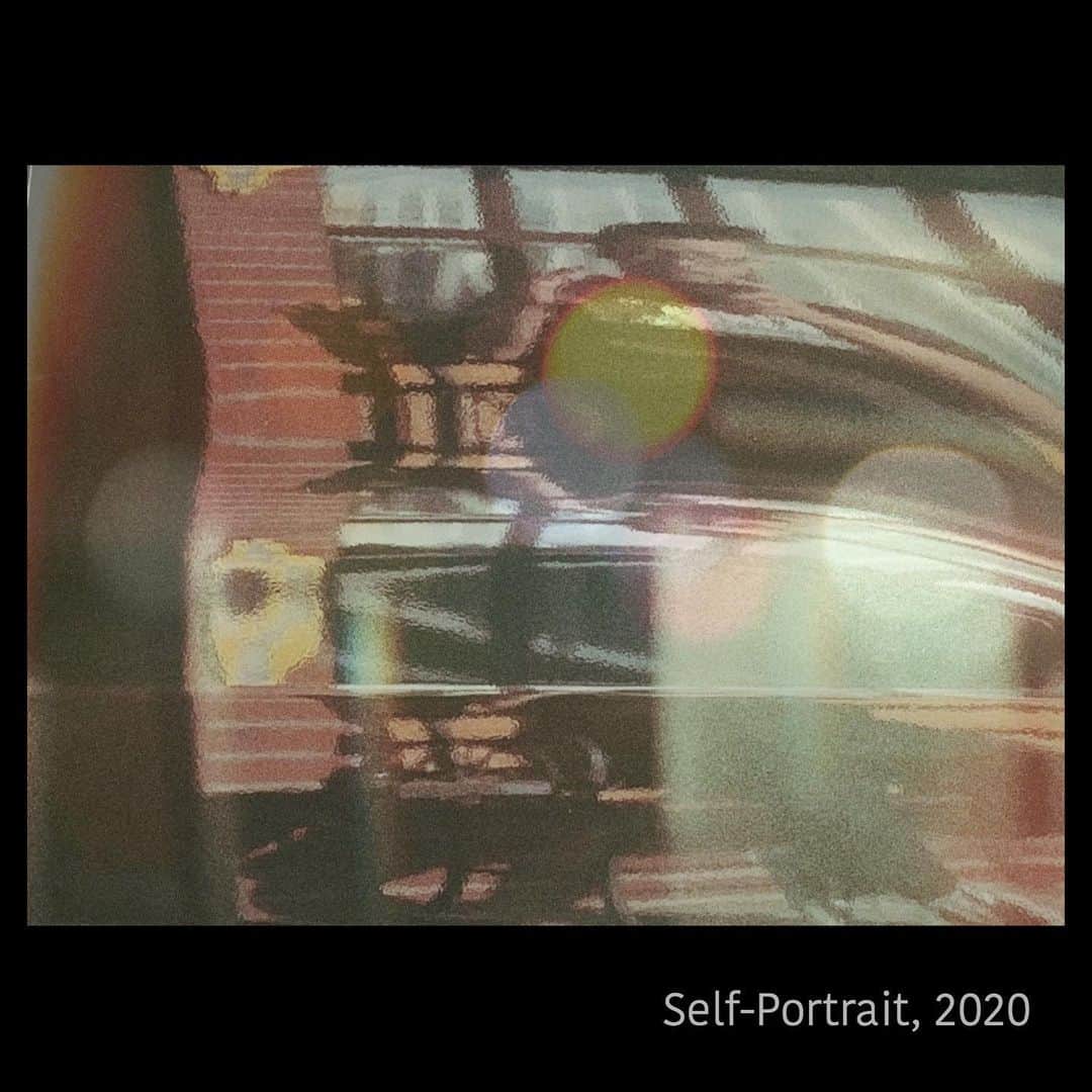 spatulaのインスタグラム：「・ Self-Portrait, 2020 ・ ・ 当たり前の日常に感謝🙏🏽😌🙏🏽 ・ ・」