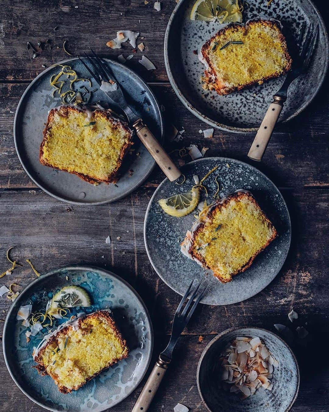 Our Food Storiesさんのインスタグラム写真 - (Our Food StoriesInstagram)「Looking forward to bake some new recipes for you guys this weekend🤗 Here is our favorite current one: gluten-free lemon cake 🍋😋 Get the recipe on the blog, link is in profile #ourfoodstories  ____ #bakingtime #bakinglove #germanfoodblogger #foodstylist #foodphotographer #glutenfri #glutenfreerecipes #glutenfrei #fellowmag #devolceramics #momentslikethis #morningslikethese #simplejoys」4月15日 23時56分 - _foodstories_