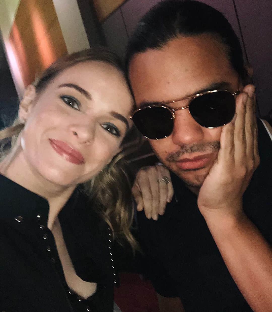 ダニエル・パナベイカーのインスタグラム：「Missing my @cwtheflash family. Gonna give everyone the biggest hug when we can finally be together again. 🤗」