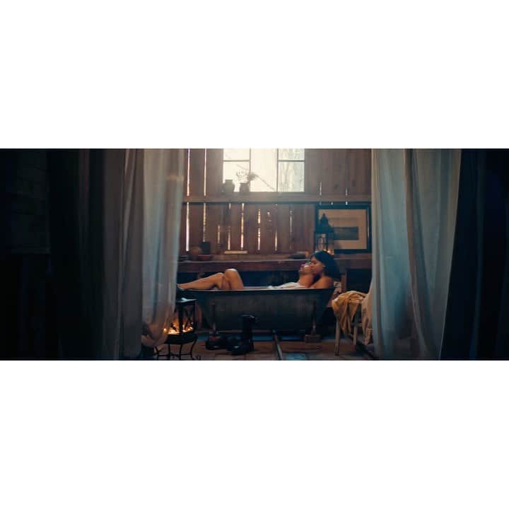 ウルリック・マンターのインスタグラム：「Out now!」