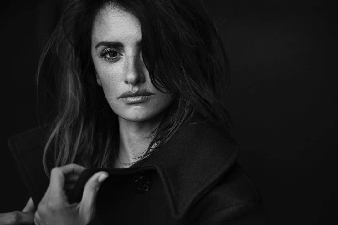 ピーター・リンドバーグさんのインスタグラム写真 - (ピーター・リンドバーグInstagram)「Penélope Cruz, New York, 2016 #LindberghStories #PenelopeCruz #TheCal #Pirelli #ShadowsOnTheWall #LindberghBooks #TASCHEN」4月16日 1時49分 - therealpeterlindbergh