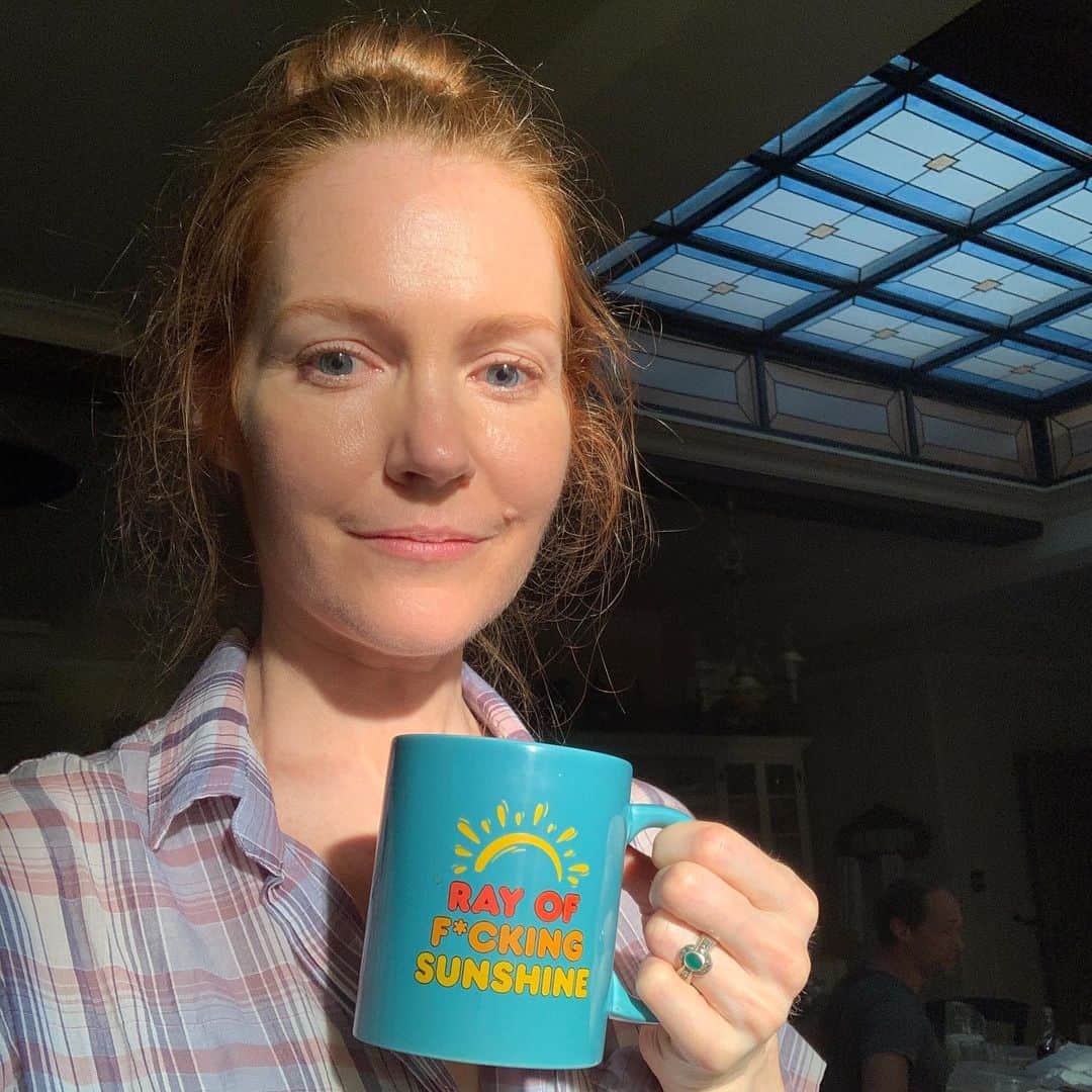ダービー・スタンチフィールドのインスタグラム：「Hi. I’m Nina Locke and I’m a ray of  f🗝cking  sunshine—er—I mean alcoholic.」