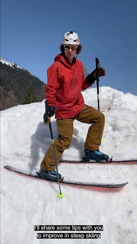 マウンテンハードウェアのインスタグラム：「Dig your boots back out of the closet because there are still things you can do off the mountain to hone your ski-mountaineering skills! @vivianbruchez, a MHW athlete, big mountain skier, and Chamonix mountain guide, takes us to his garden-converted ski slope for a demonstration on how to practice techniques for steep skiing, including jump turns for skiing couloirs and how to put on and take off your skis while roped up.」