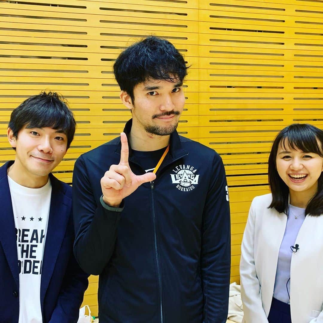 中村剛大のインスタグラム：「【レバンガナビゲーション残り3回！】 UHBにて今日深夜0時25分〜 (訂正) →今夜は深夜0時30分からになりました！ ・いろんな事がありすぎた2019-20シーズン ・チーム全員出演！(札幌にいるメンバー) ・開幕戦の勝利や ・千葉に勝ったし ・今だから話せることも… ・松島選手がMCで…？ #レバンガ北海道 #レバンガ  #Bリーグ #レバンガナビゲーション #BREAKTHEBODER #バスケ好きな人と繋がりたい」