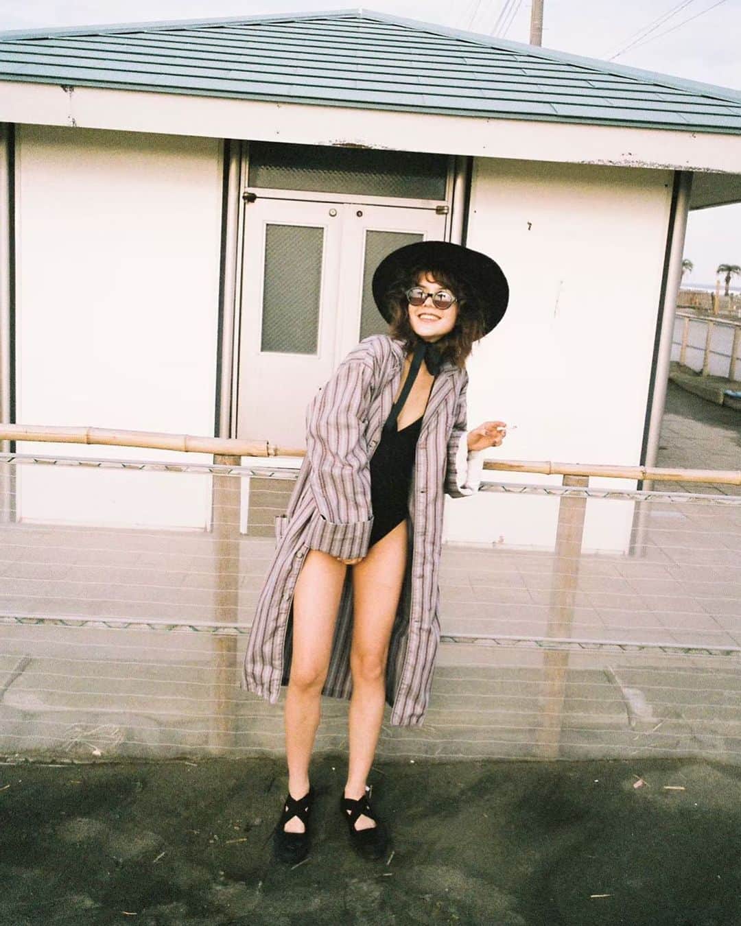 のインスタグラム：「🌈🌺🍑🌞👙」