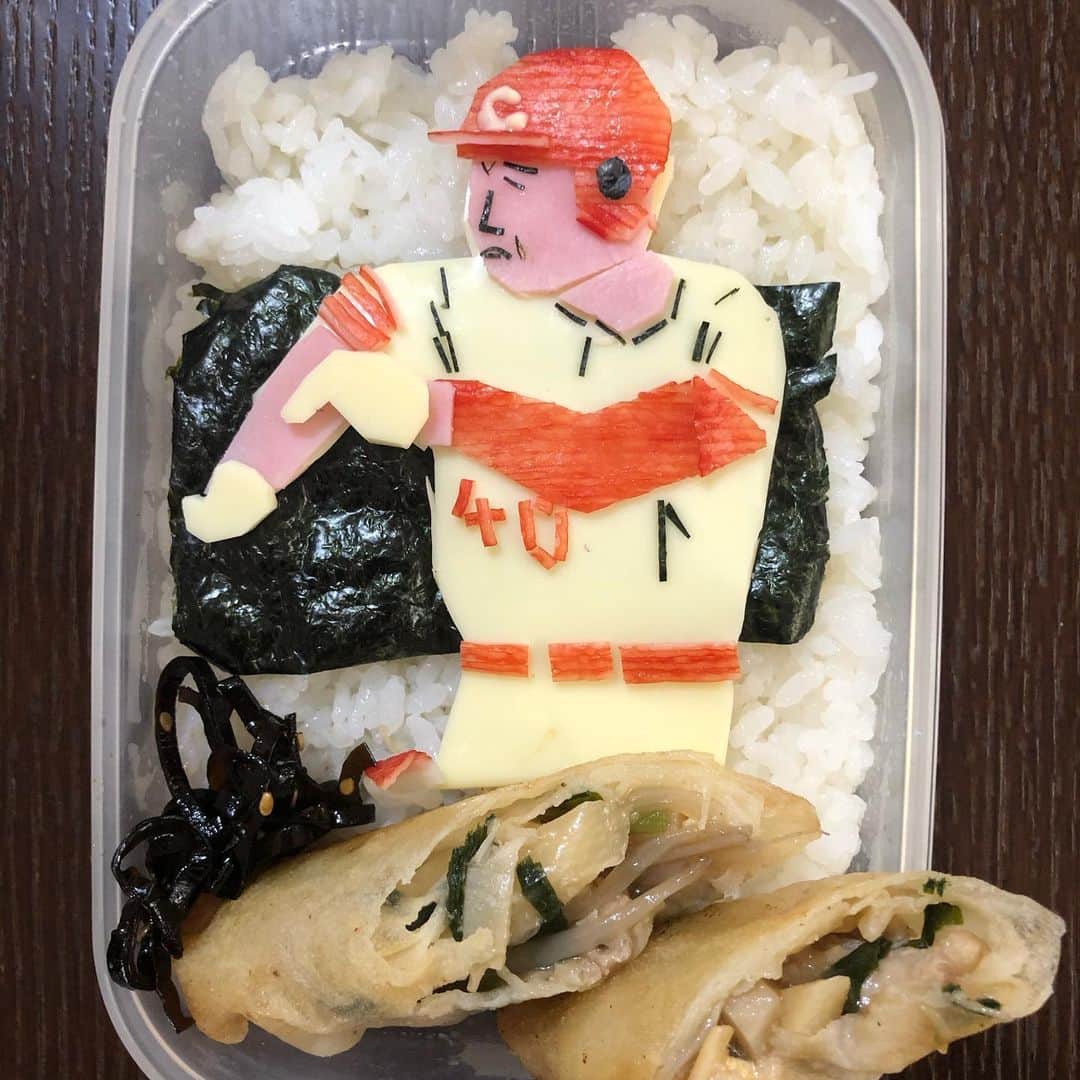 尾関高文さんのインスタグラム写真 - (尾関高文Instagram)「当たってないのにデッドボールをアピールする達川弁当を作りました。  #プロ野球名シーン弁当」4月16日 13時54分 - ojecky