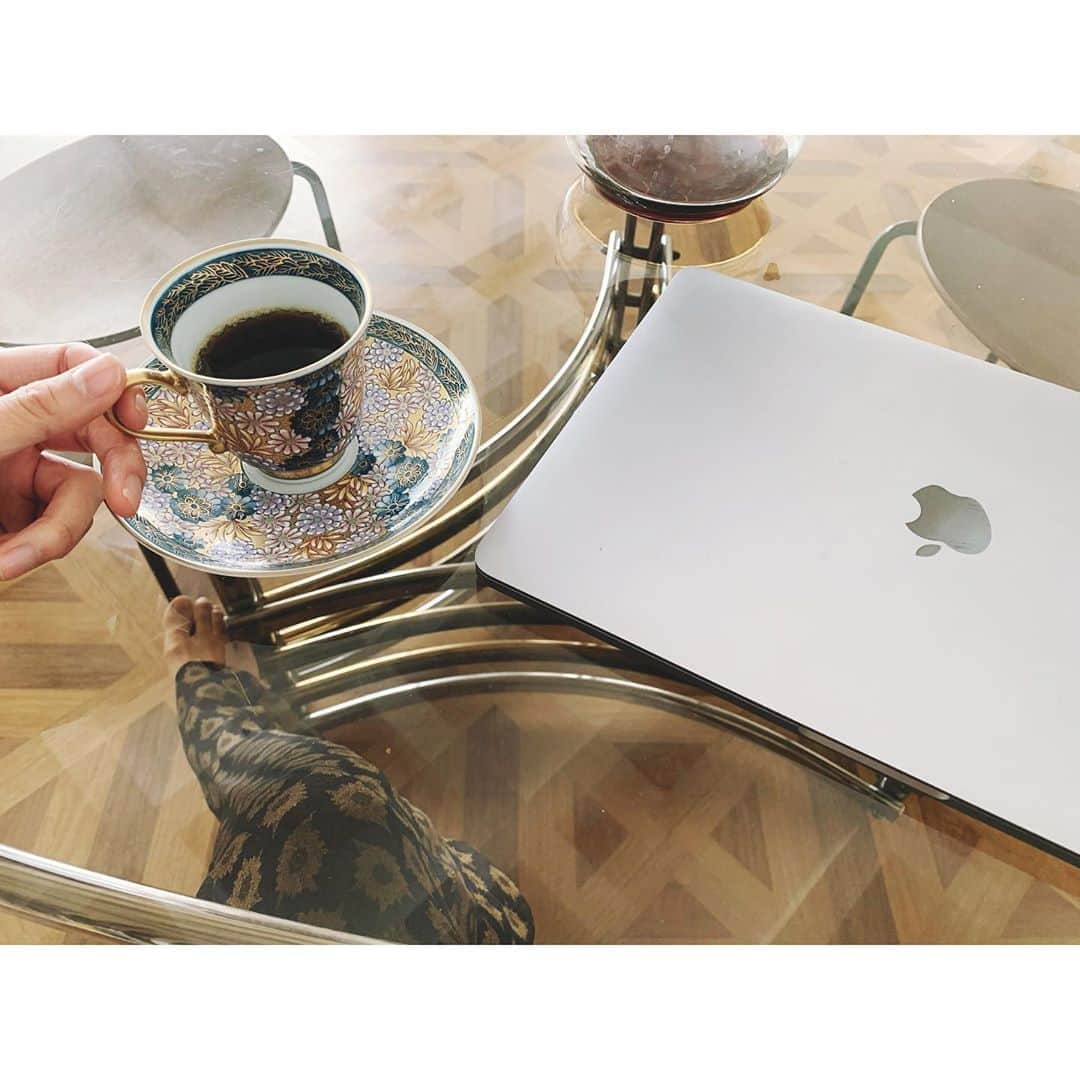のインスタグラム：「最近の相棒☕️🍎　#bestpartners」