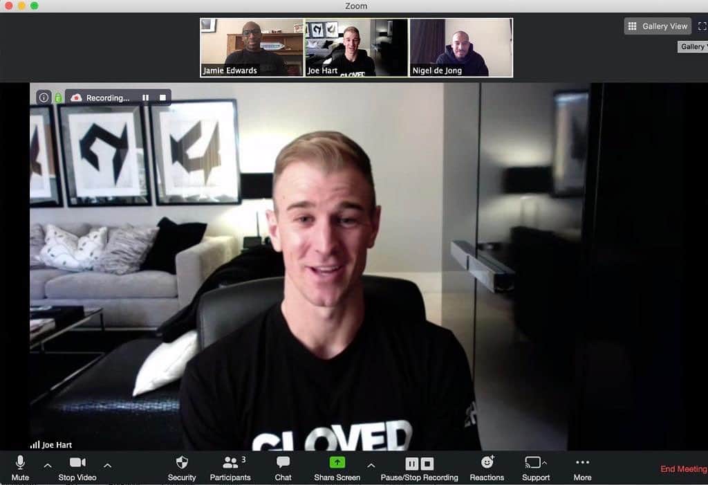 のインスタグラム：「GLOVED - Great episode today with my good friend @nigeldejong on @zoom  I’ve played with him and still so much to learned about his journey.  The decisions he made that set him on the road to joining the famed Ajax academy.  You wouldn’t believe a kid could do that.  He shares beliefs and the way he passes those onto the young players that he works with today.  All new episode dropping very soon.  #GLOVED #NDJ #PREMIERLEAGUE #MANCITY #QATAR #LOCKDOWN」