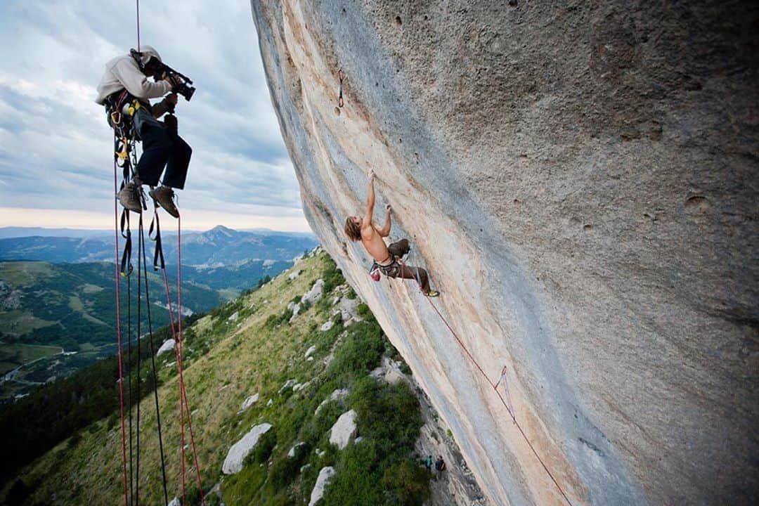 クリス・シャーマさんのインスタグラム写真 - (クリス・シャーマInstagram)「🙏🙏🙏 @brettlowell @coreyrichproductions  #Repost @coreyrichproductions ・・・ You’ve seen Chris Sharma (@chris_sharma) send 3 Degrees of Separation (5.14d) in the @bigupclimbing film KING LINES … but imagine watching that send from just 10 feet away? This moment and hundreds of other experiences like it belong to Brett Lowell (@brettlowell), one of the most prolific and important filmmakers in climbing and adventure. No one on the planet has witnessed and documented more of the best climbers doing their hardest ascents than Brett, climbers such as: Adam Ondra (@adam.ondra), Alex Honnold (@alexhonnold), Tommy Caldwell (@tommycaldwell), Ashima Shiraishi (@ashimashiraishi), Beth Rodden (@bethrodden), Daniel Woods (@dawoods89), Dave Graham (@dave_graham_) and many more. He is one of the true unsung heroes of climbing media. He has been working as a DP for Big Up Climbing for two decades, and has been risking it all to capture some of the most inspiring and important moments in climbing history.  I’ve traveled all around the world with Brett and we’ve collaborated on dozens of projects from the Dawn Wall to Hampi to everything in between. I’ll be interviewing Brett tonight on IG LIVE at 5:30 pm PST. Join us to hear a conversation that I know will be enjoyable whether you’re a climber, filmmaker, or just passionate about creativity and inspiration. @novusselect @bigupclimbing @senderfilms @nikonusa #nikonnofilter」4月16日 6時43分 - chris_sharma