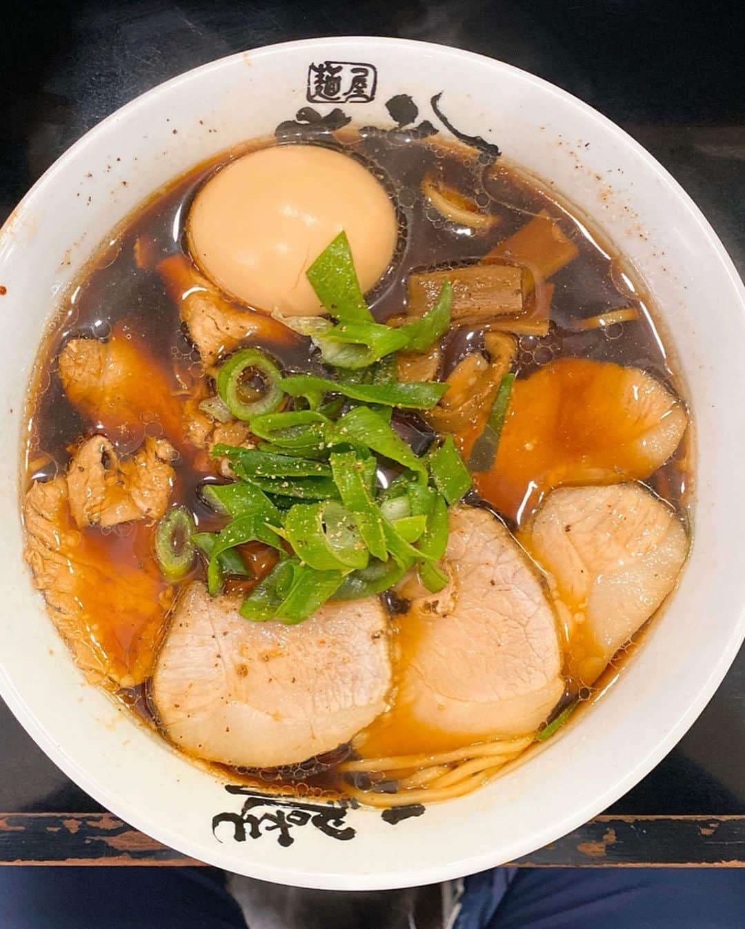 山岸久朗さんのインスタグラム写真 - (山岸久朗Instagram)「#丈六 #麺屋丈六  #麺屋丈六jouroku  #jouroku #中華そば #高井田系  #高井田ラーメン  #東大阪高井田風  #肉まし #味付け卵  #日本橋 #日本橋ランチ #日本橋グルメ #大阪ラーメン #大阪グルメ  #山岸久朗 #山岸弁護士 #山岸弁護士が飯テロ中」4月16日 7時24分 - yamaben