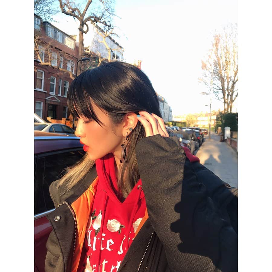 のインスタグラム：「. ららでぃー ららだぁー . . .  ご回答ありがとうございました🌟 noteのアカウント作ってすぐアップするよ！」