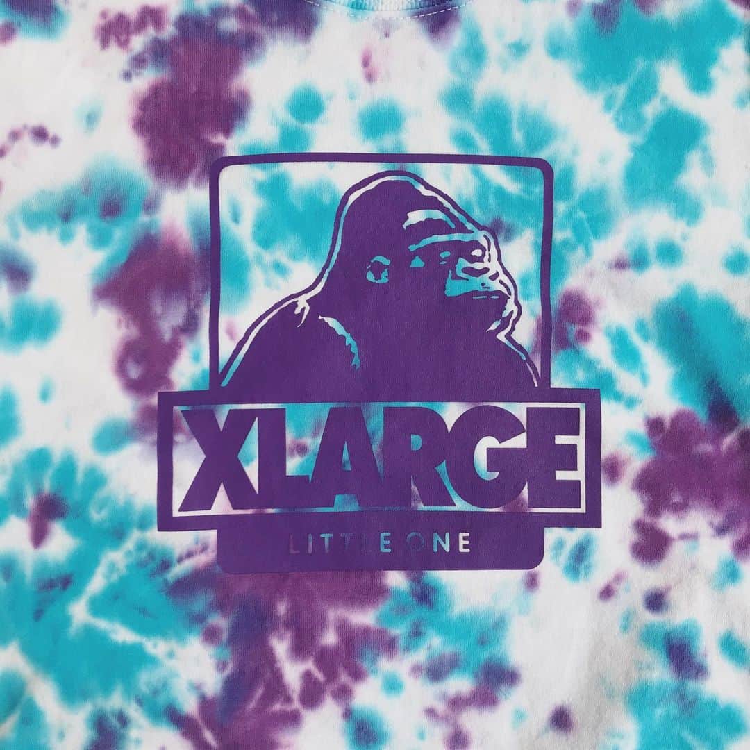 X-girl Stages Officialさんのインスタグラム写真 - (X-girl Stages OfficialInstagram)「.XLARGE KIDSからお勧めアイテムのご紹介です❗️﻿ トレンドのタイダイ染めのTシャツになります🌈🌞🍇🍊 タイダイ染めは、1点1点染まり方が異なる為、それぞれ違った表情なのが魅力の1つです☝️﻿ Tシャツとリンクした靴下もあります🌈﻿ ﻿デニム系、チノ系、スイムショーツなど幅広いアイテムと相性バッチリです👌 ﻿  S/S Tee タイダイOG﻿ ¥5,390﻿ カラー:パープル、オレンジ﻿ サイズ:80〜140﻿ ﻿ タイダイ染めスニーカーソックス﻿ ¥1,430﻿ カラー:パープル、オレンジ﻿ サイズ:80〜140﻿ ﻿ #xlargekids #xlarge #タイダイ染め #キッズコーデ #ストリートコーデ #Tシャツ #おしゃれキッズ  #サマーコーデ #ストリートファッション」4月16日 10時25分 - xgirlstages