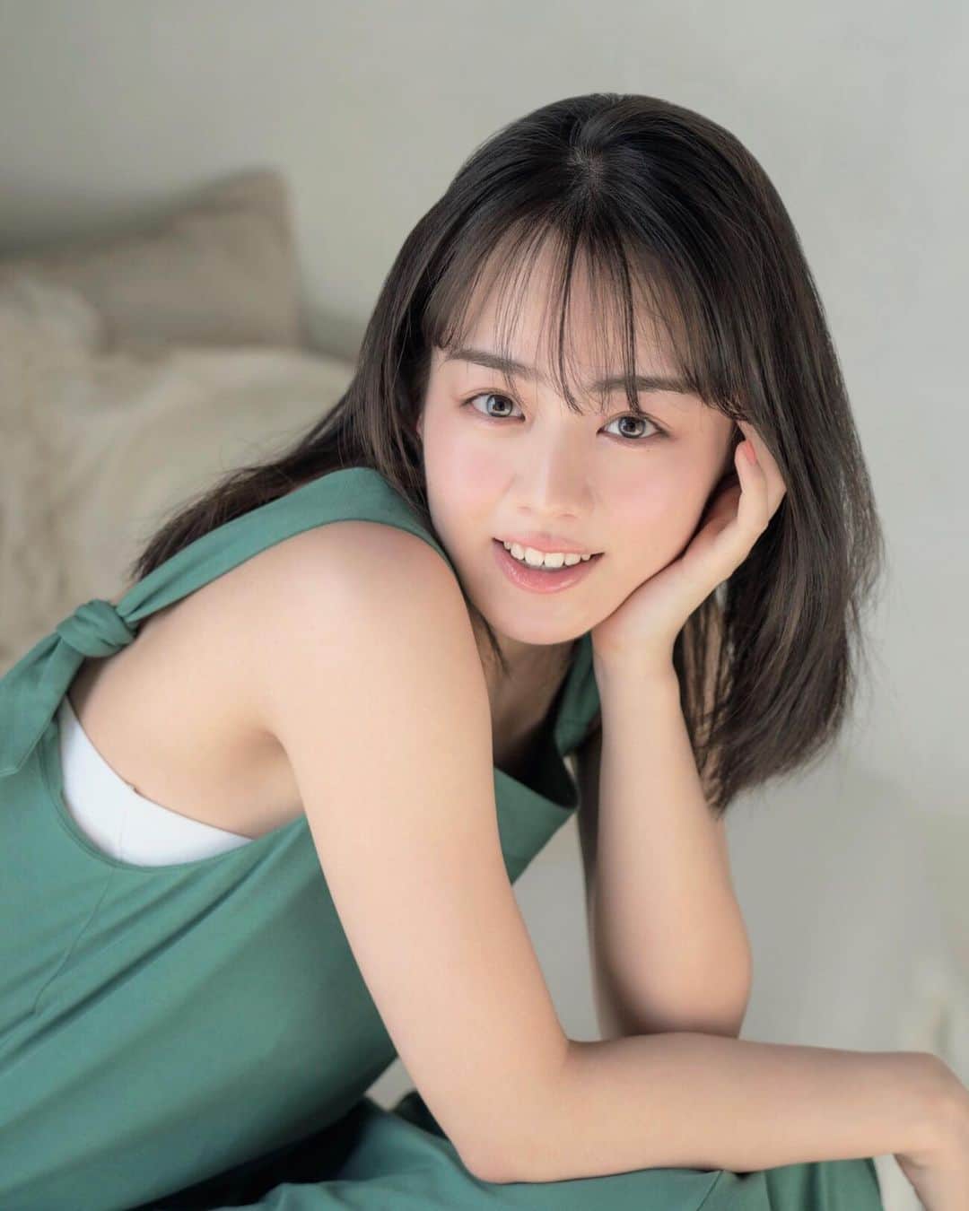 朝倉 豊のインスタグラム：「【#週刊FLASH カバー ／巻頭撮り下ろし】 1557号 2020年4月28日号(4/14発売) @rikka.ihara.official  photo: #福田ヨシツグ 氏 hairmake: #木内真奈美 氏 #mywork ※詳細は誌面にて #伊原六花  #ウエストサイドストーリーseason3」