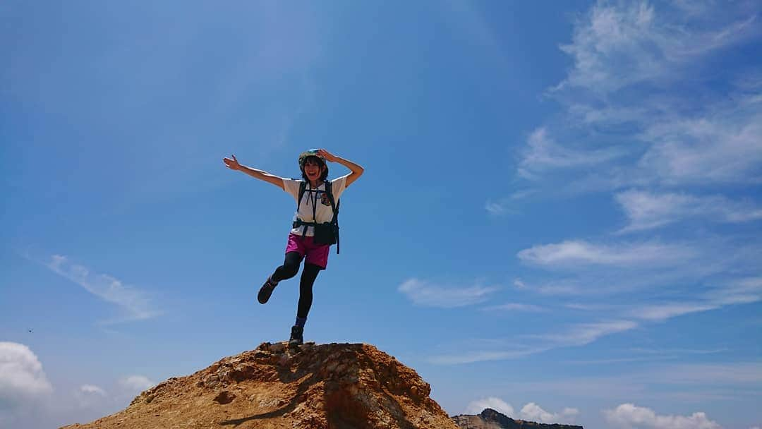 桜花さんのインスタグラム写真 - (桜花Instagram)「おはようございマウンテン🗻✨ 本日も体調に気をつけてくださいね🍀  素敵な１日にいたしましょ✨  #おはようございます  #おはようございマウンテン  #安達太良山  #体調気をつけて  #健康  #ナイスな１日  #山登り  #山登り大好き」4月16日 12時22分 - mountainohka