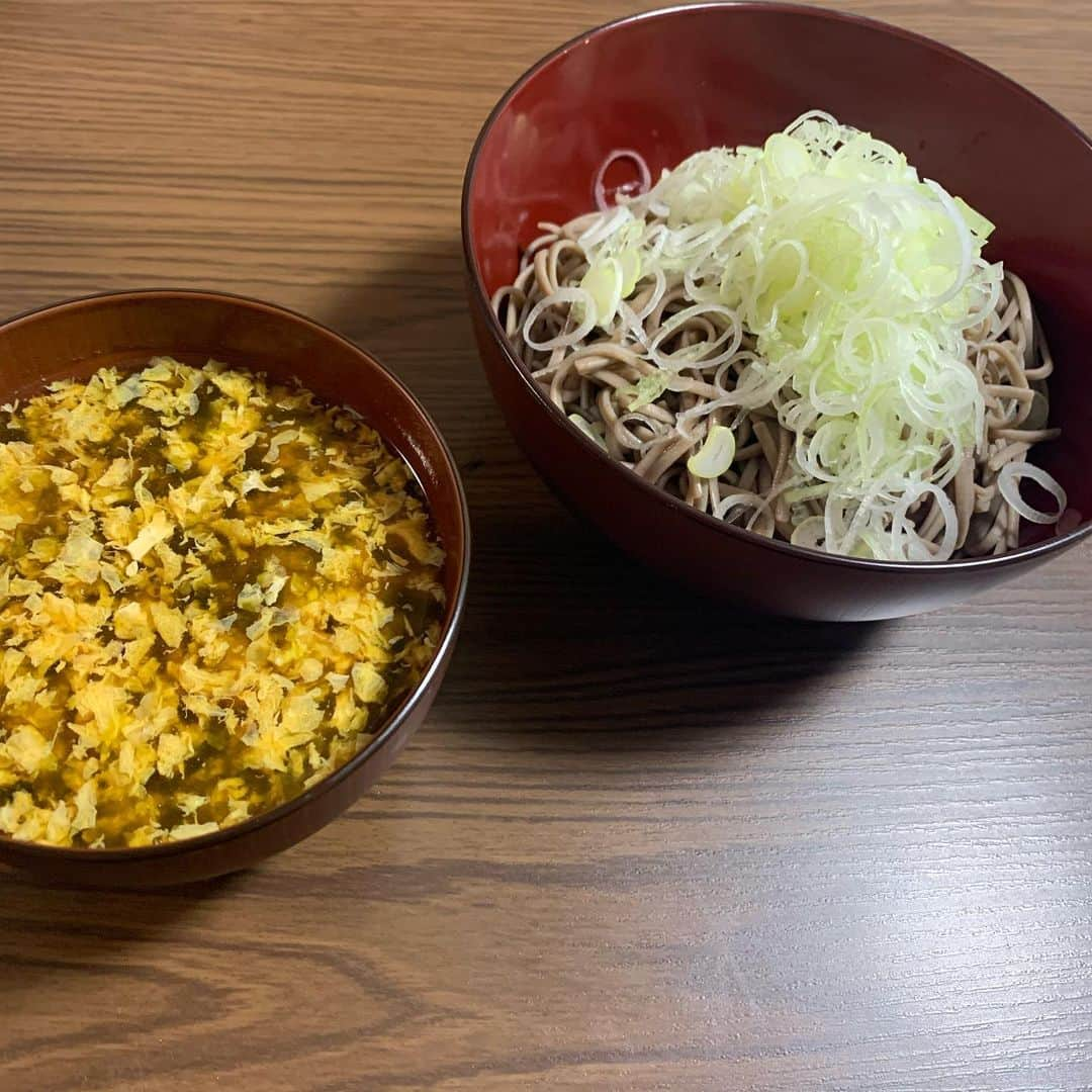 小澤雄太さんのインスタグラム写真 - (小澤雄太Instagram)「本日は蕎麦！！ かき卵つけ蕎麦✨  食べ過ぎ注意ですね😳  #かき卵蕎麦 #蕎麦 #男THE飯 #男THE蕎麦 #料理 #男料理 #yuta_ozawa #ozattsu #おざっつ」4月16日 12時38分 - yuta_ozawa_official