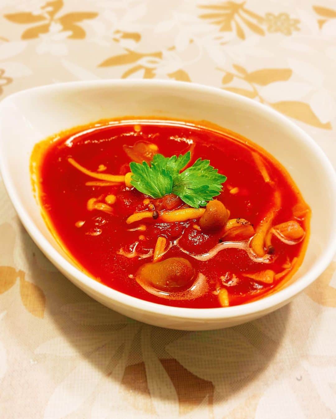 富永沙織さんのインスタグラム写真 - (富永沙織Instagram)「ベビブロスを作って、トマトスープにしました😊🌸Healthy  tomato soup🍅✨ ・ #ベジブロス  #インスタライブ で教えてもらった #作ってみた  #soup  #tomatosoup  #トマトスープ  #スープ  #まろやか で #深みのある味  #健康志向  #健康的な食事  #添加物不使用  #料理好きな人と繋がりたい  #cooking  #healthyfood  #healthandbeauty  #美と健康  @takumi28_28  @yoshitr_fitness」4月16日 23時46分 - saori_tominaga