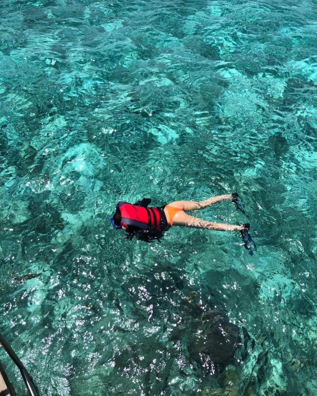 浅香美咲さんのインスタグラム写真 - (浅香美咲Instagram)「旅行したいな😂海行きたいな😂 早くコロナが収束しますように🙏  #浅香美咲 #beach  #instalike #おうち時間 #girl #japanesegirl #ocean #インスタグラビア #travel  #sky #偶像 #健康美 #水着  #bikinigirl」4月16日 15時42分 - asakamisaki