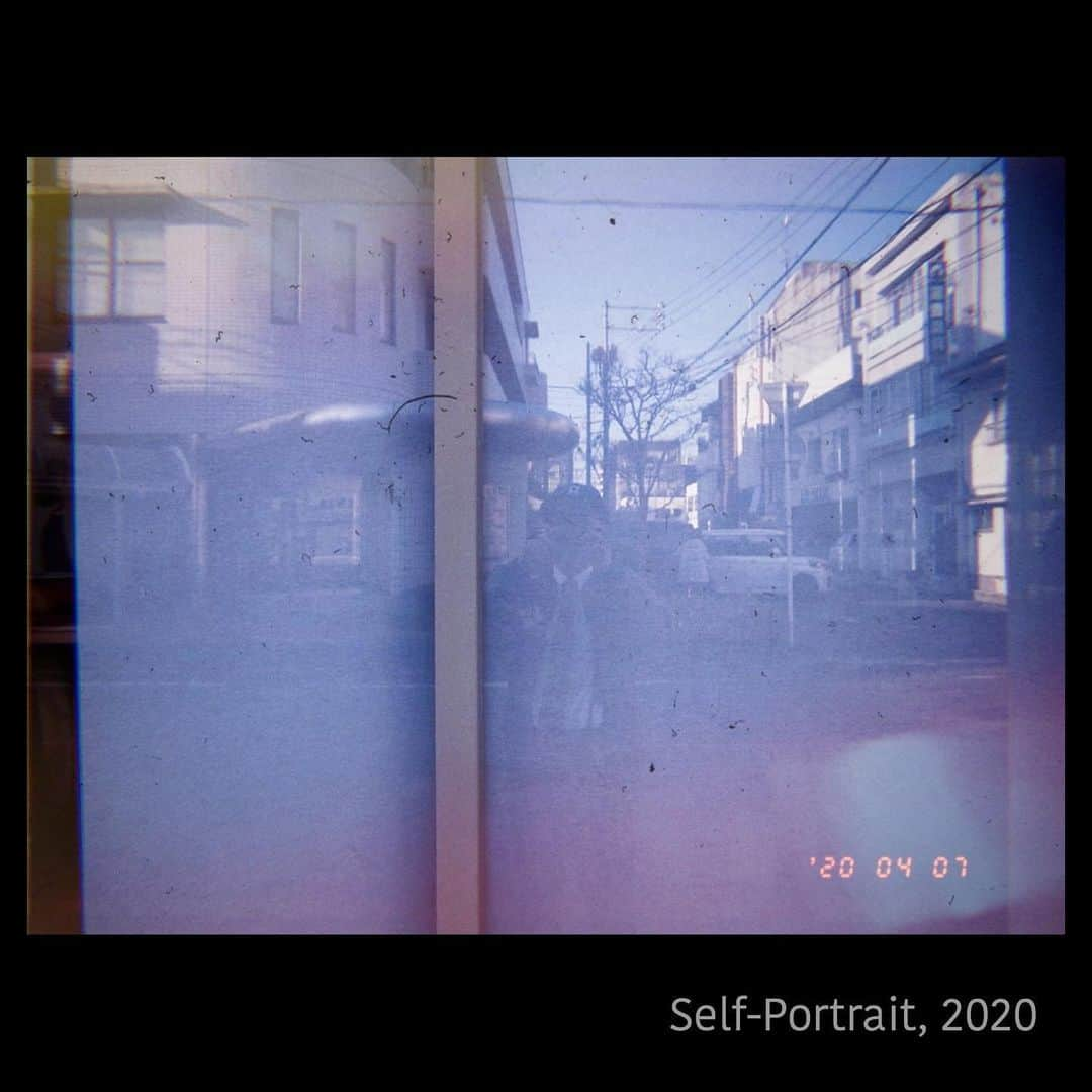 spatulaさんのインスタグラム写真 - (spatulaInstagram)「・ Self-Portrait, 2020 ・ ・ 📸キリトル日常をキリトル📸 ・ ・ 「瞬間が永遠…」 ・ ・ (￣^￣)ゞビゴッ✨👁✨」4月16日 15時55分 - kinba