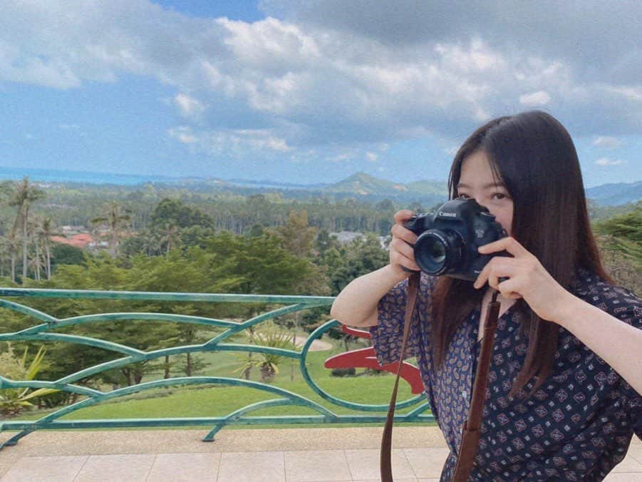 東由樹さんのインスタグラム写真 - (東由樹Instagram)「﻿ ﻿ ﻿ ﻿ ﻿ ﻿ ﻿ これまたガールズペディアさんの﻿ 撮影合間でのオフショット✌︎('ω'✌︎ )﻿ そして、マネージャーさんカメラ﻿ ﻿ ﻿ ﻿ ﻿ 撮影合間はずっとカメラ片手に﻿ 生活しておりました☺️☺️🌿﻿ 大自然で気持ちよかったなぁ✨﻿」4月16日 16時24分 - yukitsun_0217