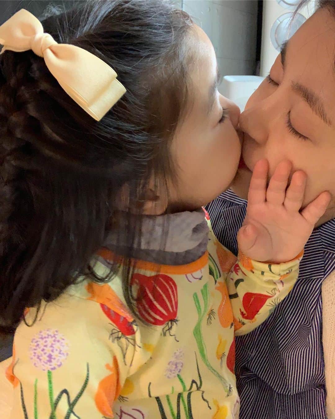 イ・ユンジのインスタグラム：「막막그냥막사랑해#사랑해#사랑해」