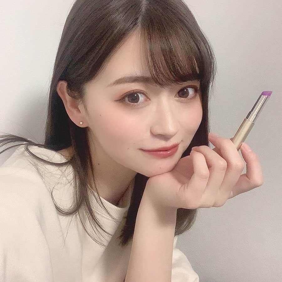 中沢結のインスタグラム：「﻿ お気に入りのコスメブランドOpera（@opera_cosmetics） から、春にぴったりの限定色が発売されるよ〜﻿ 今回もリップティント、シアーリップカラーから各１色ずつ！﻿ つけ心地はベタつかず、無香料なのも私的高ポイント。﻿ 透明感ばっちりの発色で春コーデに絶対合うな〜🩰🤍﻿ ﻿ 単色使いはもちろん、普段使いのリップに重ねて使うにもおすすめなんだって。﻿ ﻿ 私はシアーリップカラーのクリアライラックが好き。リップ本体の紫色にびっくりしたけど、塗ってみると可憐なピンク。ラメ入りでめちゃめちゃ可愛い〜〜青みピンクのチークと合わせたい！﻿ ﻿ 5/25(月)正午までは1,100円(税込)以上で送料無料で購入できるそうなので、この自粛期間にもゲットしてお家で春メイクしよう〜〜＾＾﻿ ﻿ #オペラリップティント #operacosmetics #透ける花色リップ #PR #オペラシアーリップカラー」