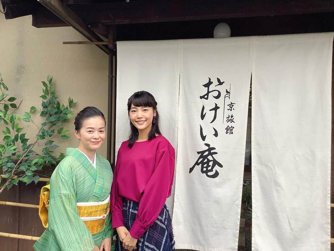 中川可菜さんのインスタグラム写真 - (中川可菜Instagram)「昨日、4月15日は…、 京阪電車の開業日でした🚃🎉 ㅤ 110周年おめでとうございます🎊✨ ㅤ 落ち着いたらまた京阪電車に乗って、たくさんお出かけしたいな！ そしてみなさまに発信していきたいです🌈 (今は行きたいところを調べて、胸を膨らませています🌞) ㅤ これからも、京阪電車とおけいはんをよろしくお願いします🙌 ㅤ 写真は昨年に撮った、三条けい子(おけいはん)の母(おけい庵の女将)役の辻葉子さんと📸 ㅤ 「京阪電車 開業110周年」Webページ↓ https://www.keihan.co.jp/traffic/110th/ 開業当初の写真や110年のあゆみなどが見られますよ👀 ㅤ 京阪電車公式Instagram🚃@keihan_railway ㅤ #京阪電車 #京阪 #since1910 #おけいはん #三条けい子 #京阪のる人おけいはん #keihanrailway #keihan」4月16日 17時59分 - nakagawa_kana