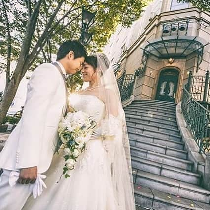 ホテルモントレウェディング【公式】 のインスタグラム：「♥ @montereyweddingをフォローして 『 #モントレ花嫁 』『 #ホテルモントレ』の タグをつけて投稿してくださいね＊*. . 💒👰ホテルモントレ仙台 @hotelmontereysendai_wedding  #卒花嫁 @aki1013.wd さまより 素敵なお写真をリグラムさせていただきました！ . 外階段でのショット✧ おすすめのフォトスポット✧* . ——————————. ◆ブライダルフェア予約はこちらをcheck＊* http://bit.ly/2IdN6dk ◆ホテルモントレ仙台の公式HPはこちら* https://www.monterey-wedding.jp/sendai/ ——————————. . #ホテルモントレ仙台 #モントレ仙台 #仙台 #モントレ #モントレ花婿 #プレ花嫁 #卒花 #weddingdress #プラコレ #ウエディングニュース #marryxoxo #wedding #dress #結婚式場 #日本中のプレ花嫁さんと繋がりたい #ブライダルフェア #結婚式 #パーティ #披露宴 #2020年春婚 #2020年夏婚 #2020年秋婚 #2020年冬婚 #ホテルウェディング」