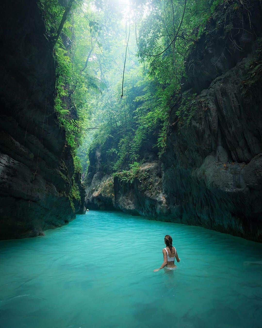 bestvacationsさんのインスタグラム写真 - (bestvacationsInstagram)「Tag who you’d explore with! Philippines. By @everchanginghorizon  #BestVacations」4月17日 0時27分 - bestvacations