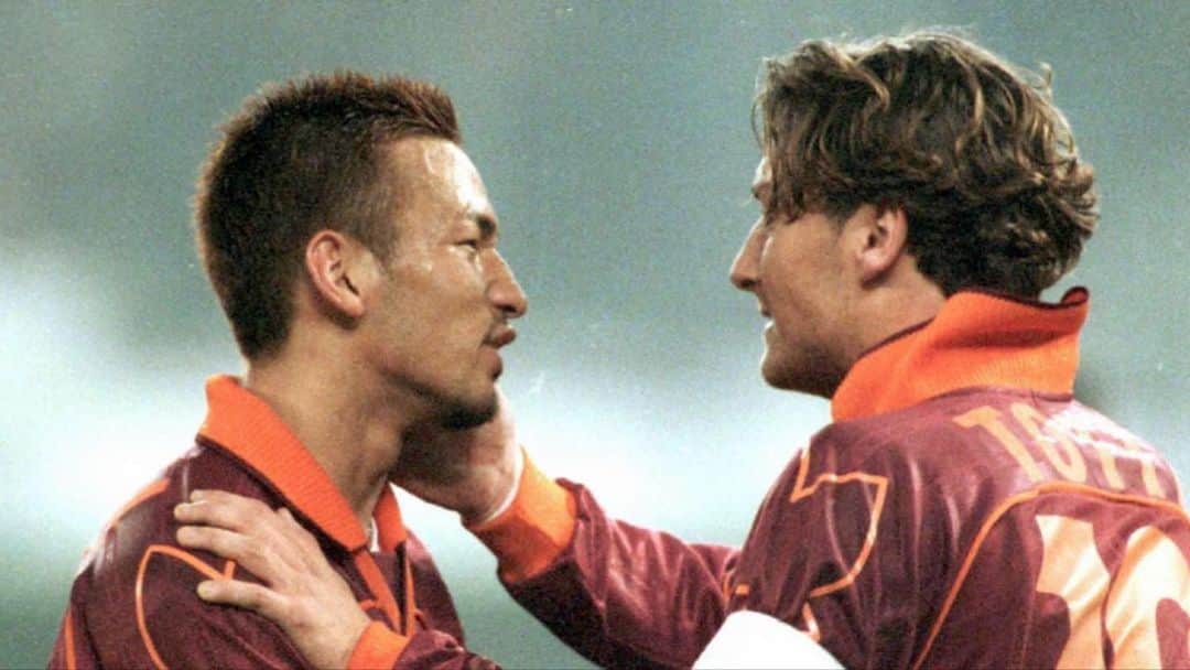 中田英寿さんのインスタグラム写真 - (中田英寿Instagram)「『DAZN(ダゾーン)』のインタビューでローマのレジェンド、フランチェスコトッティがローマ時代の中田英寿との思い出を語る。  Here is an article of interview about Francesco Totti talking about memories that he had with me in Roma.  #ASRoma #football #hidetoshinakata #FrancescoTotti #SeriaA #DAZN #ローマ #中田英寿 #フランチェスコトッティ #goals」4月16日 19時05分 - hidetoshi_nakata_