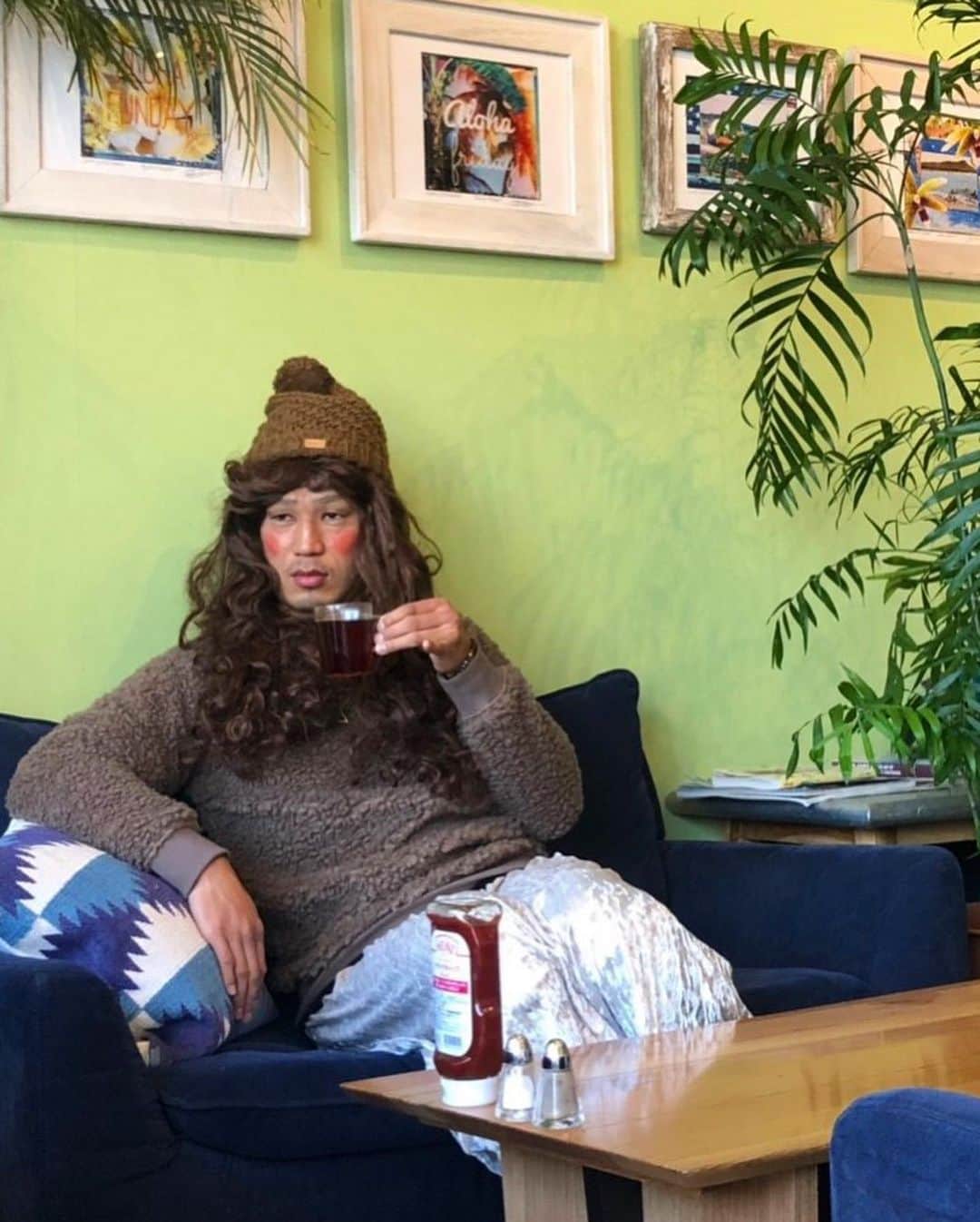城戸康裕さんのインスタグラム写真 - (城戸康裕Instagram)「暇つぶしにどーぞ笑(14) ・ カフェで彼氏を待ってるブス戸笑 ・ なかなか来ないなぁ〜〜、あ！きた♡ ・ のやつ笑 ・ #パンケーキで筋肉つける笑 #cafe #カフェ #リア充」4月16日 19時30分 - yasuhiro.kido