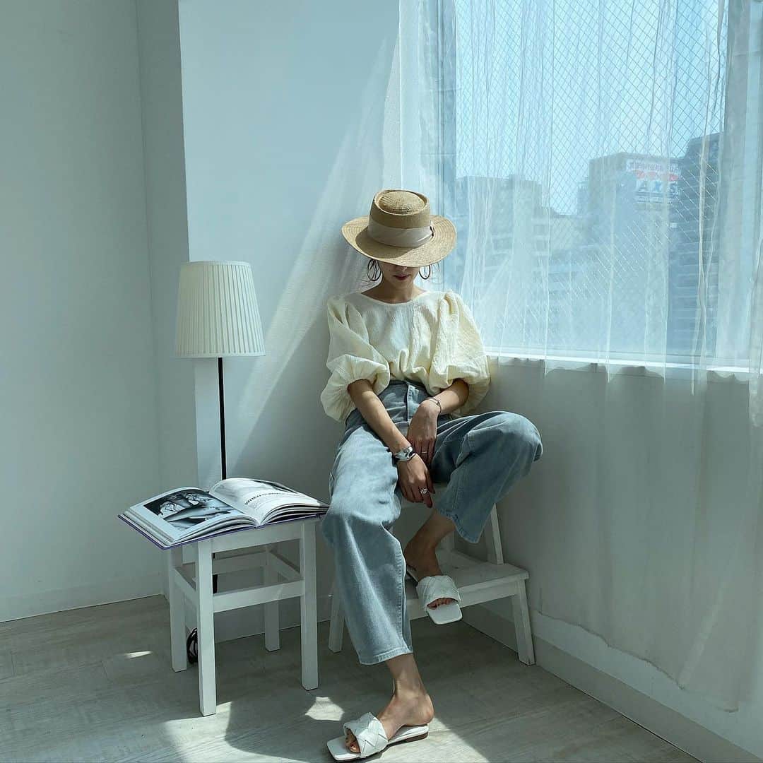 美生のインスタグラム：「👖﻿ ﻿ デニムは何本か持ってるし﻿ カラーパンツいっぱい﻿欲しいし我慢🙄 って思ったけど﻿ やっぱりこのデニム必要だった🥴♡﻿ ﻿ ﻿ このデニムで絶対したいコーデがあるんです♡﻿ ﻿ 明日しよっと♡﻿ ﻿ ﻿ 169cm/M﻿ ﻿ ﻿」